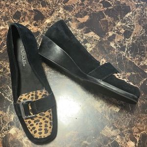 Aerosole suede wedge leopard flats size 8.5